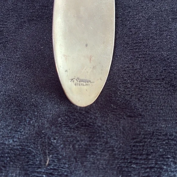 Thomas Singer Silver and Gold Navajo Blanket Pendant - Picture 3 of 5